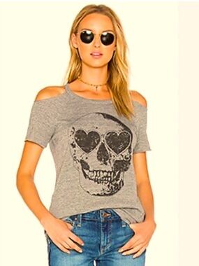 Cold shoulder Skull tee by Chasor